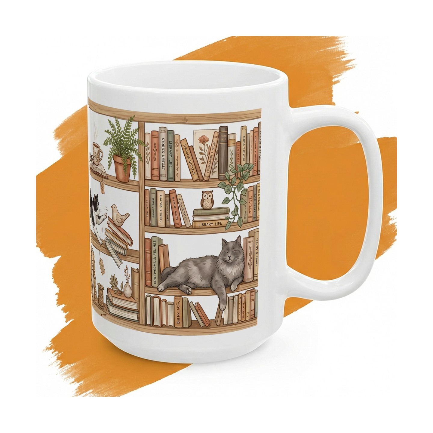 Kubek z nadrukiem kociej biblioteki z regałami, książkami, roślinami i kotami.