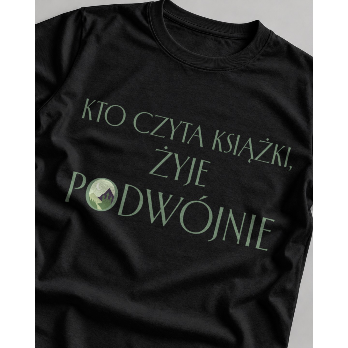 Koszulka dla mola książkowego Kto czyta książki żyje podwójnie – Damska Fit Czarna