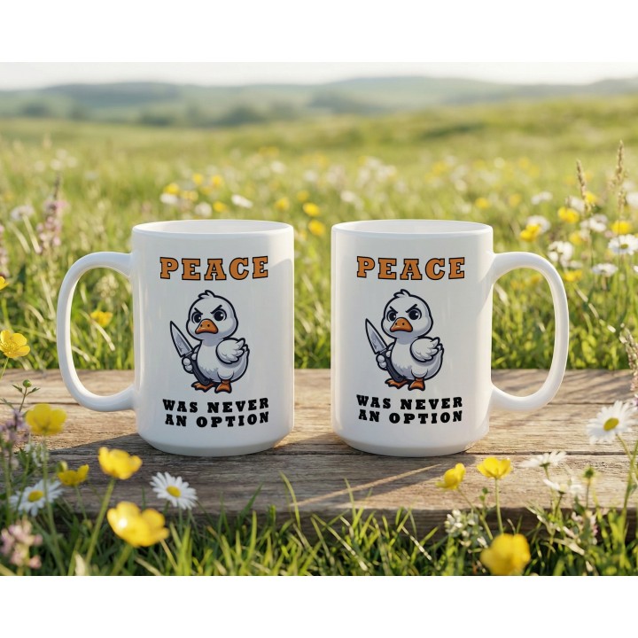 Kubek „Peace was never an option” – kaczka z nożem, memiczny humor