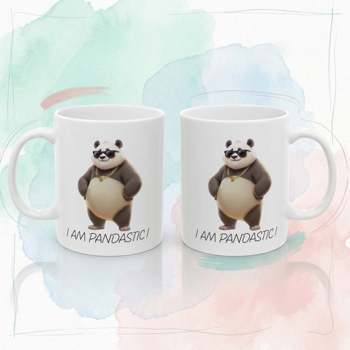 Kubek z nadrukiem „I am Pandastic!” – panda w okularach i złotym łańcuchu