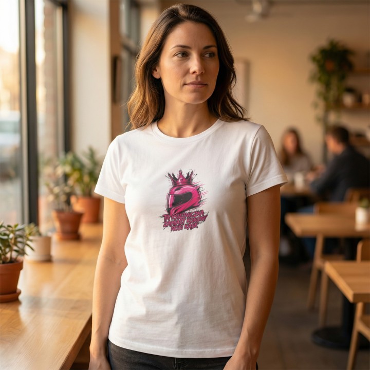 Koszulka dla motocyklistki Ta Księżniczka Nosi Kask | Prezent dla Fanki Motocykli