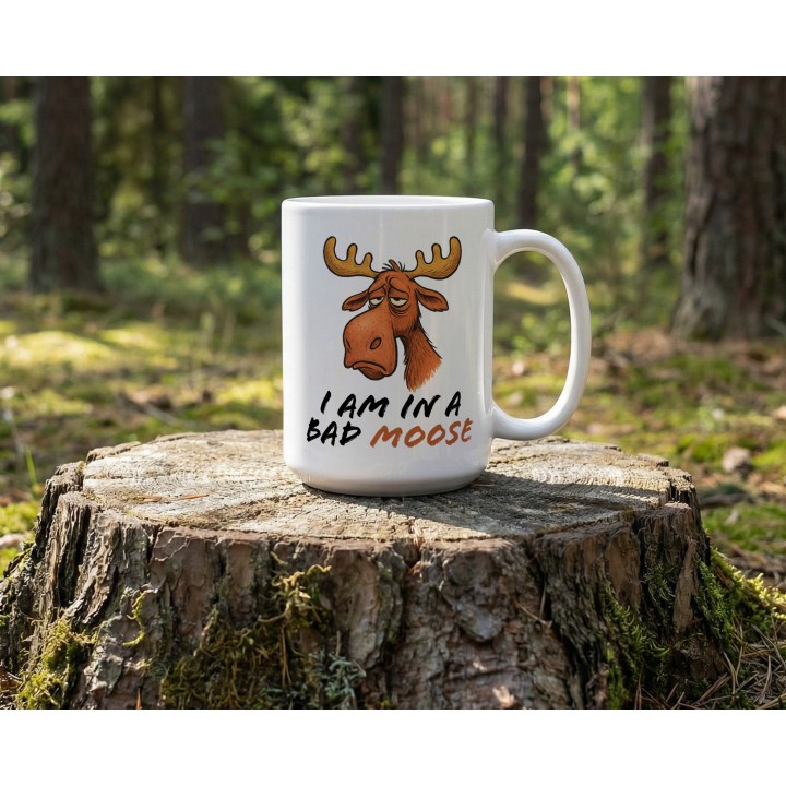 Kubek z nadrukiem łosia „I AM IN A BAD MOOSE” – śmieszny kubek do biura i na prezent